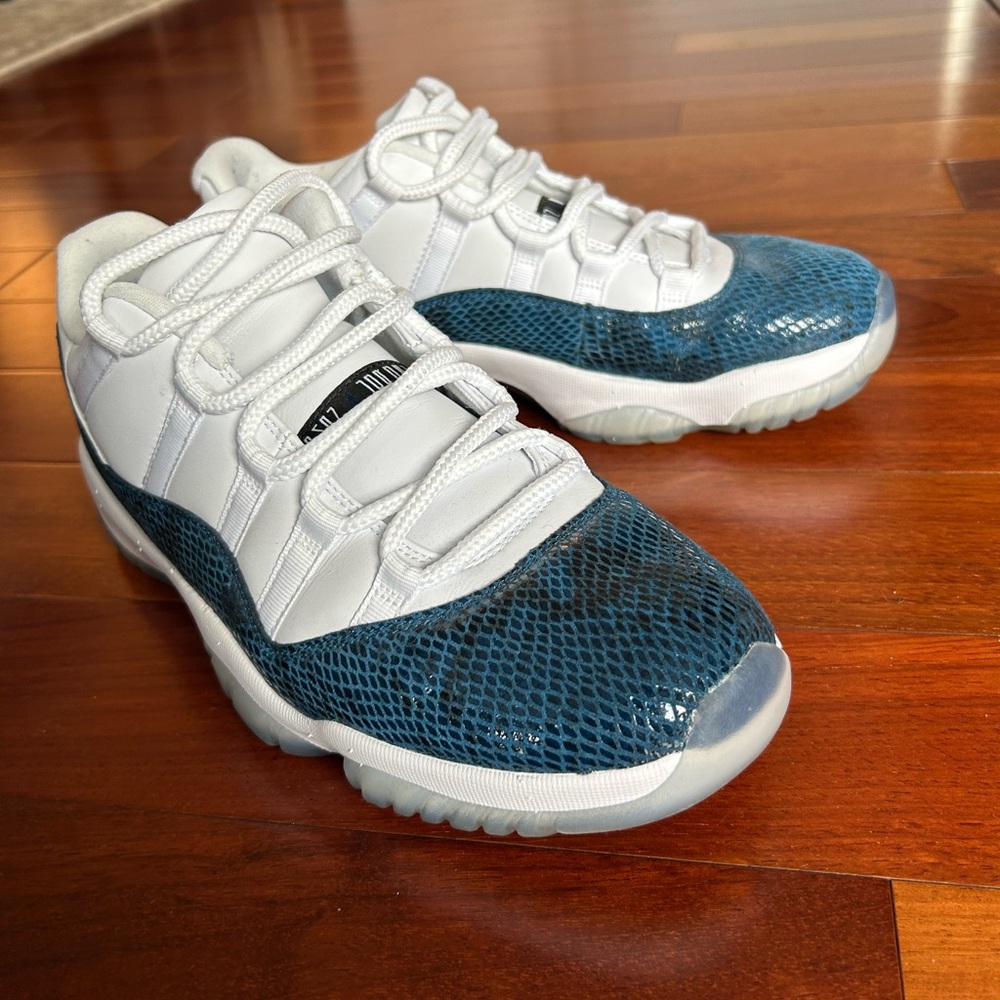 Air Jordan 11 - Size 10.5
